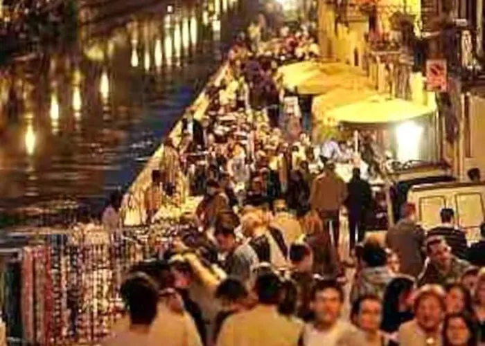 Navigli,m2 A Stone's Throw From The Subway 아파트 *